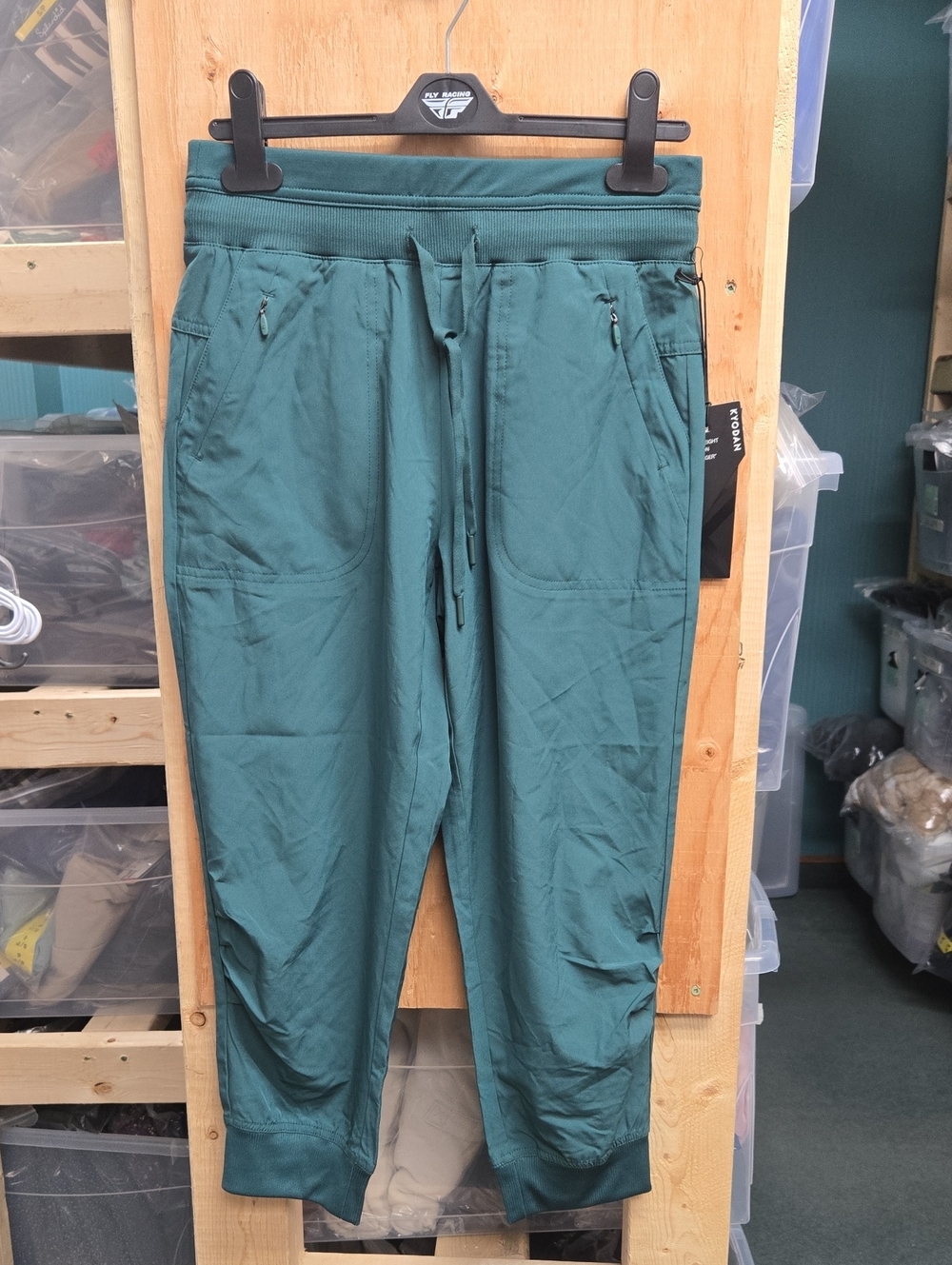 Kyodan Size XS Forest Green High Rise Featherweight Capri Pant